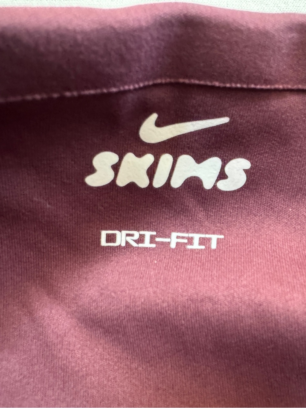 Nike SKIMS Matte Scoop Tank Top Women’s 4X Burgundy Dri-FIT - Picture 6 of 7
